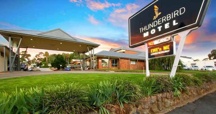 Khác Thunderbird Motel