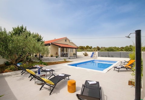 Lain-lain Pool Villa Divna