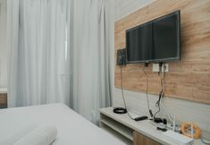 Others 3 Comfort Studio Emerald Bintaro Apartment near British School