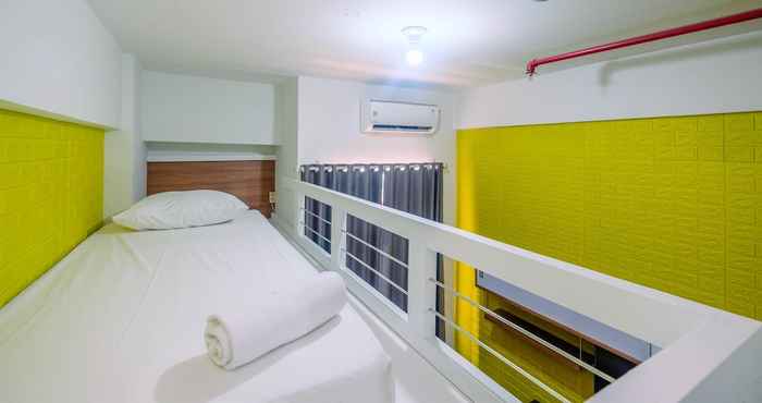 Lainnya Cozy Studio with Bunk Bed at Dave Apartment near UI