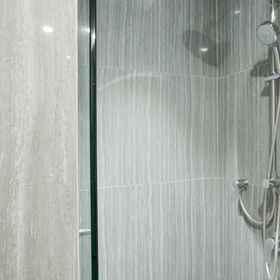 Room 1 럭셔리어스 스튜디오 앳 캐피톨 스위트 아파트먼트, Artha ruang karya 호텔