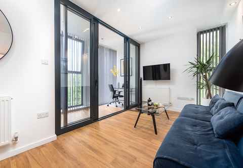 Lain-lain Modern Kingston Home Close to Hampton Court Palace by Underthedoormat