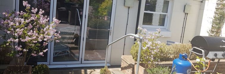 Others Lovely Large Garden Flat