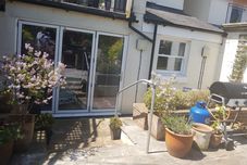 Others Lovely Large Garden Flat