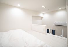 Others 6 Studio G2