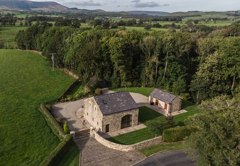 Lain-lain Beautiful Secluded 2-bed Barn With Woodfire Hottub