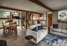 Lain-lain 5 Beautiful Secluded 2-bed Barn With Woodfire Hottub