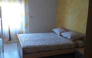 Others 5 Spacious Double Room a Stones Throw From the sea