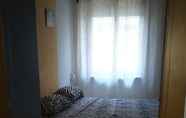 Lainnya 4 Spacious Double Room a Stones Throw From the sea