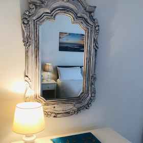 Room1海浪小屋飯店,Combe Sydenham Hall飯店