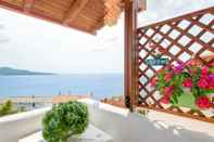 Others Lovely Apartment, sea View, Neos Marmaras, Greece