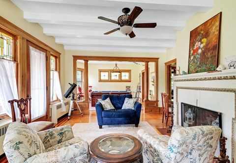 Lain-lain Spacious Victorian Home With Mountain Views And Lots Of Fun Extras!! 5 Bedroom Farmhouse by RedAwning