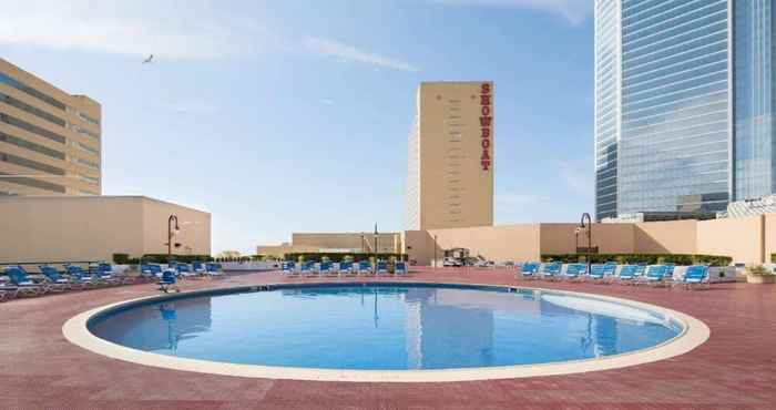 Lainnya TWO Separate Bold Cozysuites on the Boardwalk