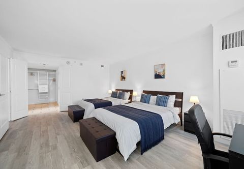 Others TWO Separate Bold Cozysuites on the Boardwalk