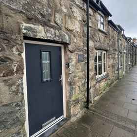 Primary image 1 Weaver's Cottage, Pistyll Hotels