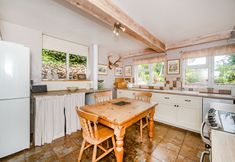 Lain-lain 7 4 Bishops Cottages