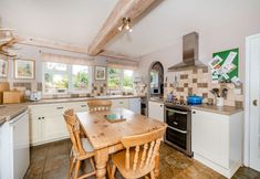 Lain-lain 6 4 Bishops Cottages