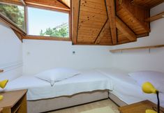 Others 2 2-bed Apt, Sleeps 4 With Sea View, 10 min to Beach