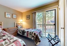 Others 5 Crestview 25 Convenient Location near the Village and Lifts, Pet-Friendly by RedAwning