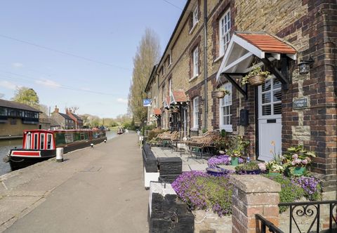 Lainnya 4 Canalside Cottages