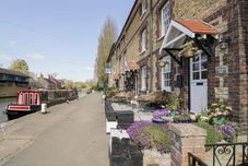 Lainnya 4 Canalside Cottages