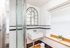 Lainnya 6 4 Canalside Cottages