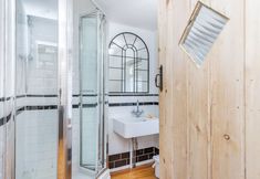 Lainnya 7 4 Canalside Cottages