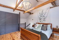 Lainnya 2 4 Canalside Cottages