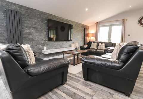 Others Box Tree Escapes