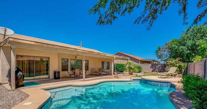 Lain-lain Queen Creek Pool Home! Super Neighborhood Close to Marketplace! 30 Night Minimum Stay! by Redawning