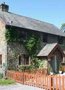 Primary image Barn Cottage - Farm Park Stay with Hot Tub, BBQ & Fire Pit