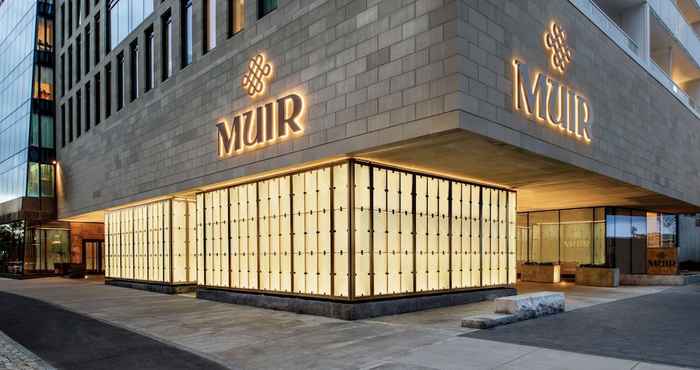 อื่นๆ Muir, Autograph Collection