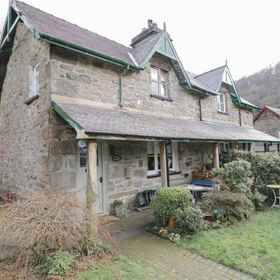 Primary image 1 Lovely 2-bed Cottage in Blaenau Ffestiniog, Hotel Pistyll