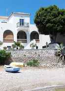 Primary image Beachfront Spetses Spectacular Fully Equipped Traditional Villa Familiesgroups