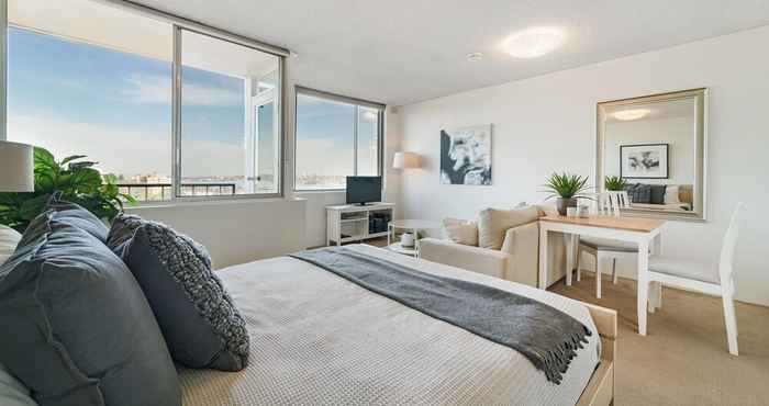 Others Bright and Sunny Studio Apartment