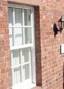 ภาพหลัก The Gathering Chester 4 Sleeps 14 Very Close to City Centre Racecourse Within Walls