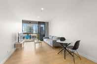 Others South Brisbane 2 Bedrooms Apartment with Free Parking by KozyGuru