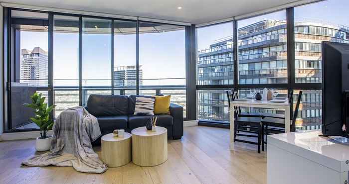 Lainnya Docklands high level 1 Bedroom Apartment with pool by KozyGuru