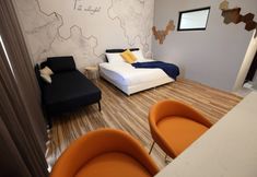 อื่นๆ 6 Light Year