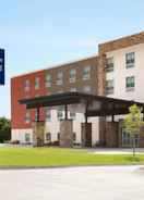 Imej utama Holiday Inn Express & Suites Charlottesville, an IHG Hotel