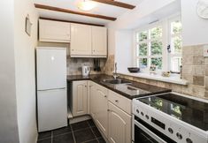 Lainnya 7 1 Old Thatch