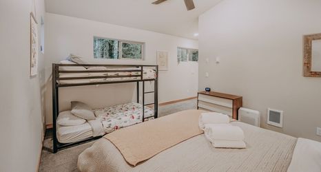 其他 2 52gs - Hot Tub - Wifi - Pets Ok - Wood Stove - Sleeps 6 2 Bedroom Home by RedAwning