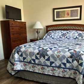 Room1Lesa 的 Solana 度假村度假屋 4 房度假屋 by Redawning,Calabay Palms Villa飯店