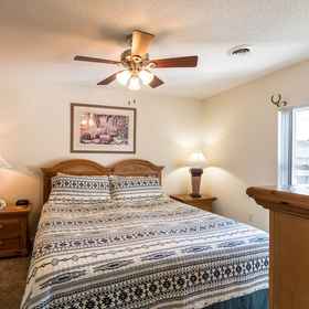 Room1VTrips 低語松林公寓,Pigeon Forge飯店