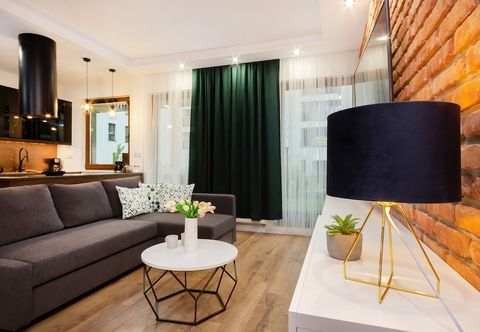 Others Rzeczypospolitej Apartment by Renters