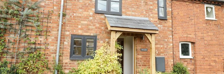 Others Middle Cottage