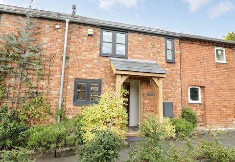 Others Middle Cottage