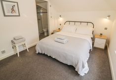 Others 4 Middle Cottage