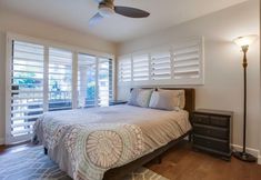 其他 6 Beachfront Townhome in Solana Beach features Private Den SS166 by RedAwning