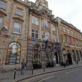 Primary image 1 히스토릭 투 B드 아파트먼트 인 더 시티 센터, Castle Park 호텔